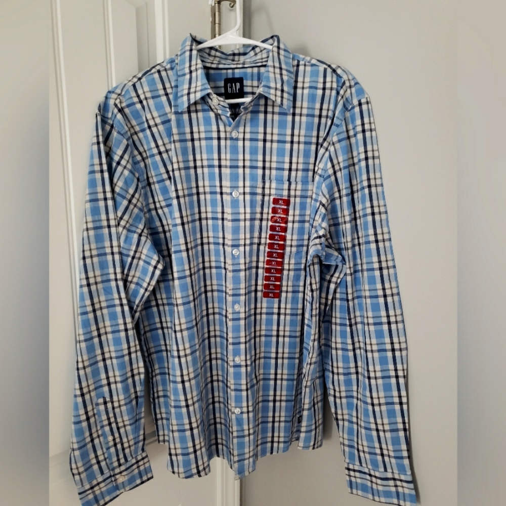 Gap button down shirt